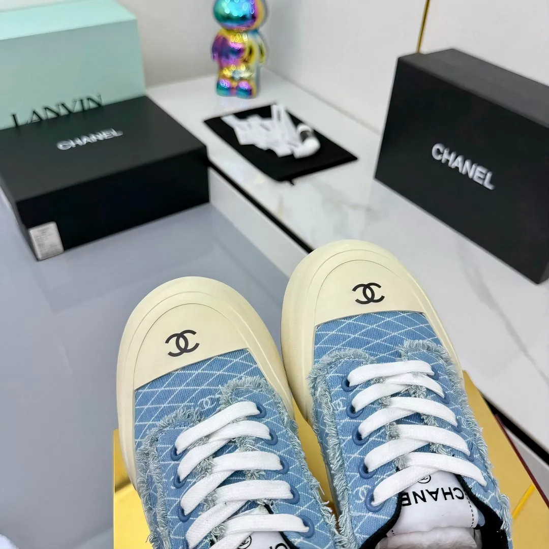 👟👟Ex-factory price 600👟👟 Chanel bread shoes ~ original calfskin panda shoes Chanel 25C latest hot style panda black and white sports shoes casual sneakers Xiaoxiang hot item classic black and white panda color coco girls must pay Fabric: original custom mixed sheepskin lining: original imported breathable mesh lining outsole: Original molded rubber + TPU combination Size: Women's 35-41 Buy now👉